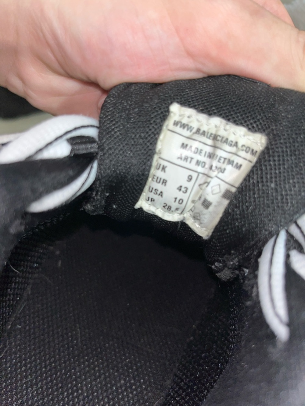 Authentic Balenciaga Tracks Black - Picture 6 of 6